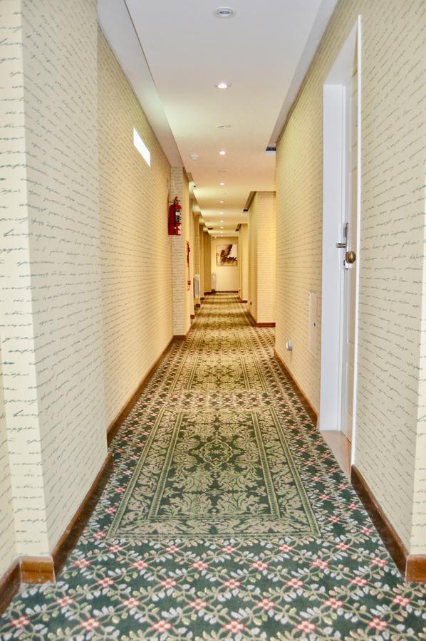 Hotel 6 De Octubre Buenos Aires Esterno foto